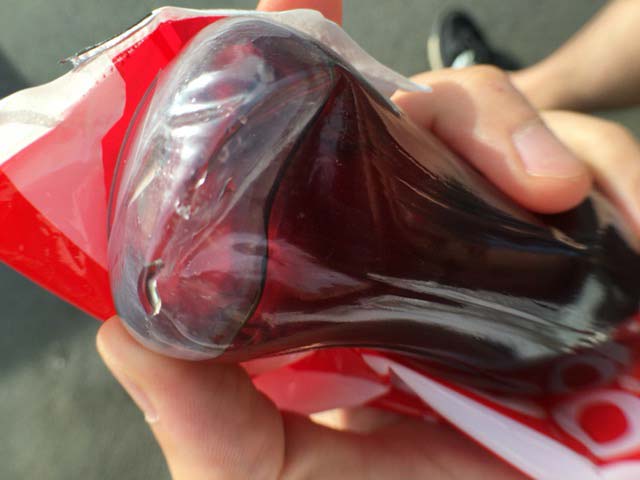 omosiro drink cola